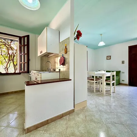 Апартаменты Torre Di Bari House